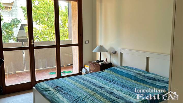 Rif. 103 AFFITTASI STANZA ALL INCLUSIVE IN APPARTAMENTO SIGNORILE  A MODENA VICINO CENTRO.
